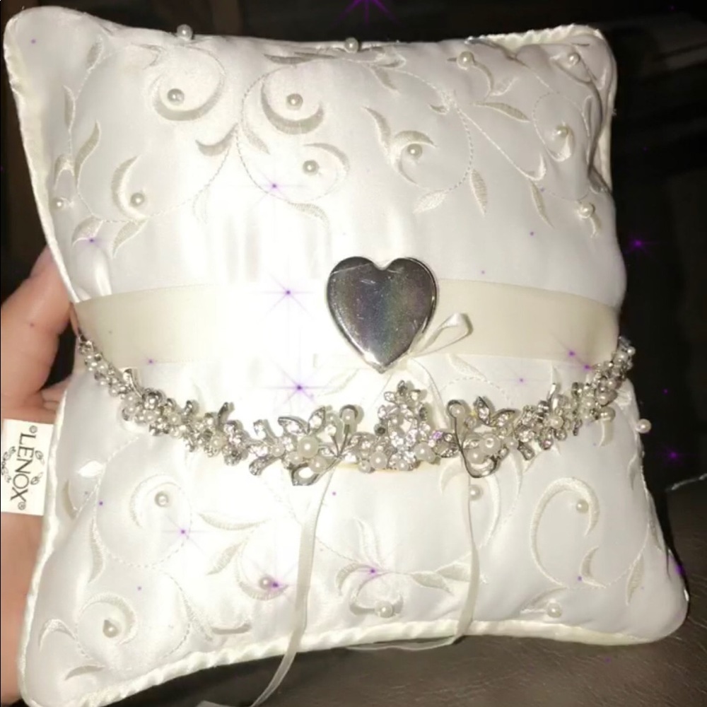 Crown and ring pillow